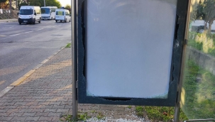 Bu Dolmuş Durağı 1 Haftadır Böyle!