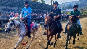 Ünye'de Cumhuriyet Koşusu Nefes Kesti