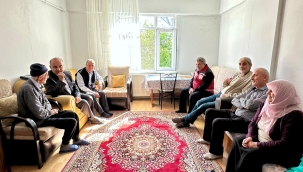 Vali Erol, Yaşlılarımızı Evlerinde Ziyaret Etti