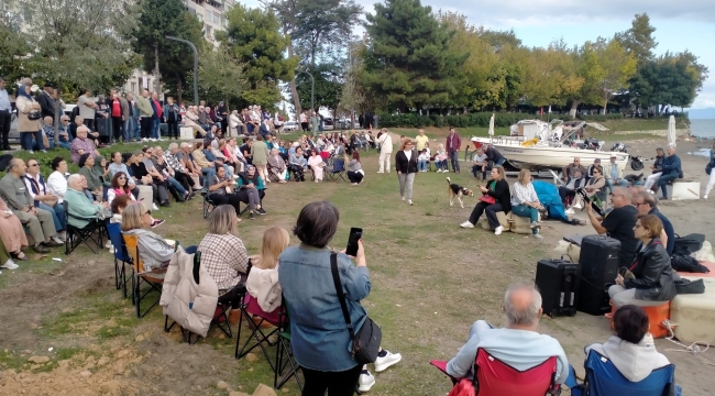 Yalı Kumsalı'nda "Betona" Karşı Geçmişten Gelen Bir Esinti Konseri