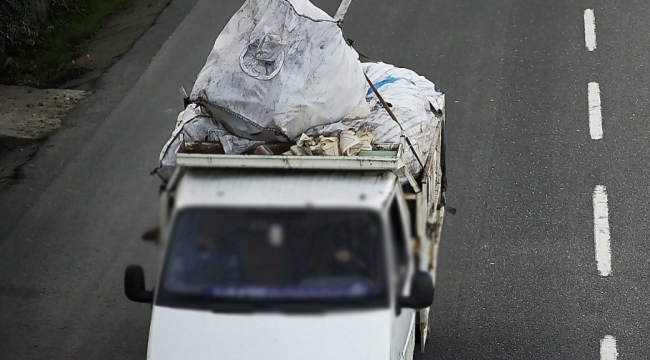 Kuran-ı Kerim Sayfalarının Yola Savrulmasına Adli Tahkikat!