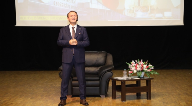 Rektör Baş, "Rektör-Öğrenci Buluşması"nda Öğrencilerle Bir Araya Geldi