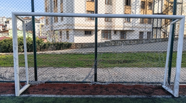 Atatürk Mahallesi Semt Sahası İçin Talep Var!