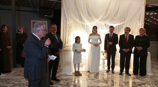 Mimar Büşra Arpacıoğlu, Sezer Bilgin İle Nişanlandı