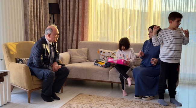 Vali Erol'dan, Engelli Ailelerine Ziyaret