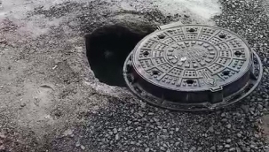 Kapalı Pazar'daki Rögar Kapağı Tehlike Saçıyor!