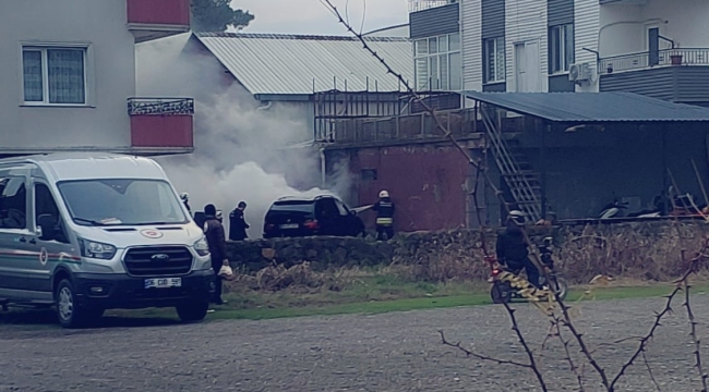 Ünye'de Park Halindeki Araçta Yangın