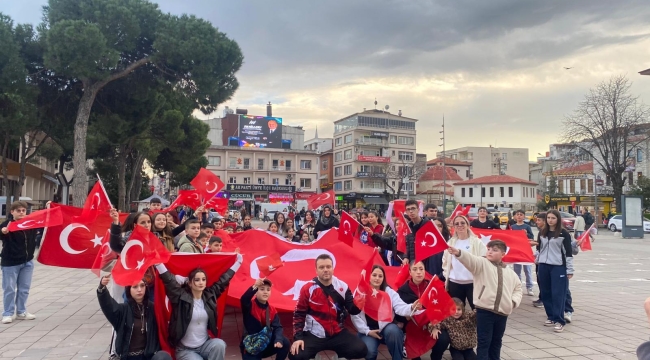 Ünye Dövüş Sanatları Spor Kulübü'nden Bayrak Yürüyüşü