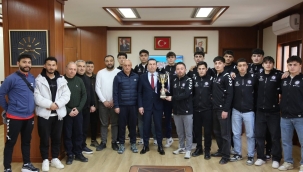 Kaymakam Işık'tan Ünye Futbol Kulübü'ne Kutlama