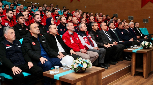 Milli Eğitim Müdürlüğü AKUB Ekibine Armaları Törenle Takdim Edildi 
