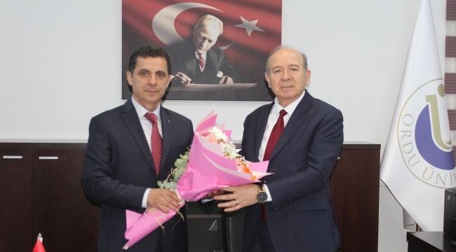 Ünye İ.İ.B.F'de Görev Değişimi: Yeni Dekan Öztürk