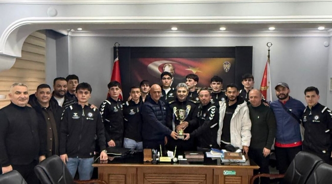 Ünye İlçe Emniyet Müdürü Sarısoy, Şampiyon Takımı Ağırladı