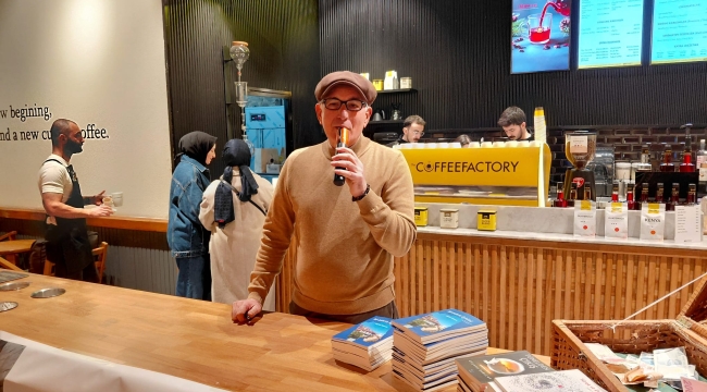 Yazar Coşkun Özbucak Ünye'de Kitaplarını Tuğba Tanık İçin İmzaladı