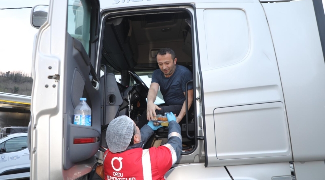 Yolda Olanlara İftarlık Ordu Büyükşehirden