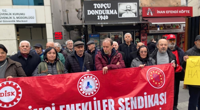 DİSK Dev Emekli-Sen: "Emeklinin Sabır Taşı Çatladı: İkramiye Değil 4 Bin Liralık Utanç Vesikası!"