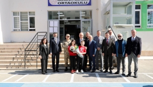 Karşıyaka Ortaokulu'na Şehit Bilgin Çelenk'in İsmi Verildi