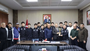 Şampiyon ÜFK'dan Müdür Alan'a Ziyaret