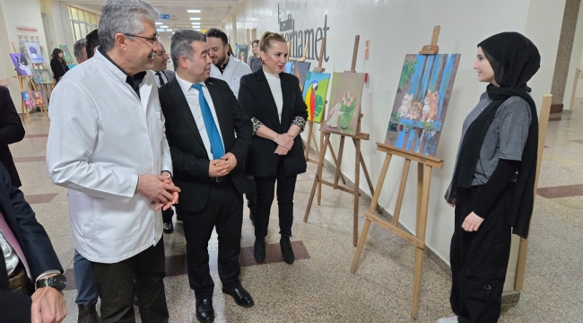 Ünye'de "Hayat Kurtaran Eller, Umut Veren Renkler" Sergisiyle 14 Mart Tıp Bayramı Kutlandı