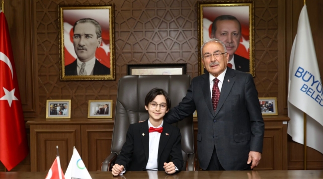 Başkan Güler, Koltuğunu Minik Başkan Dağhan Öztürk'e Devretti