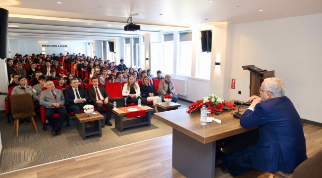 Başkan Güler Tecrübelerini Öğrencilerle Paylaştı