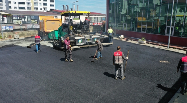 Fatsa'da Hastane Önü Sıcak Asfaltla Yenileniyor