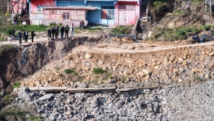 İl Başkanı Titiz 4 İlçeye Bağlantı Sağlayan Yoldaki Heyelanı Yerinde İnceledi