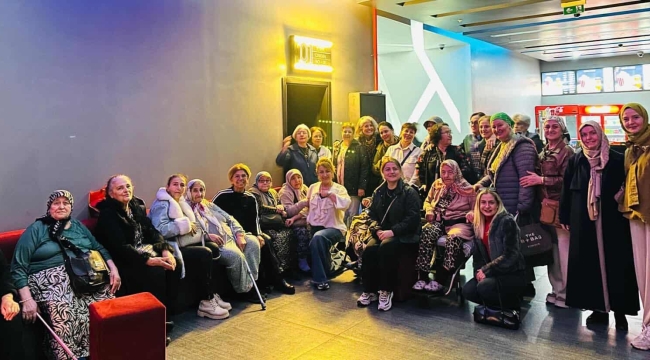 İlmek İlmek İyilik: Huzurevi Sakinleri ve İyilik Grubu Sinemada Buluştu