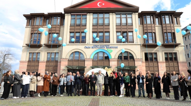Ordu'da Otizm Farkındalığı İçin Mavi Balonlar Gökyüzüne Bırakıldı
