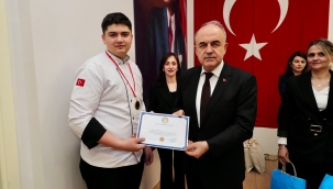 Vali Erol, Gastronomi Festivali'nin Ödül Törenine Katıldı