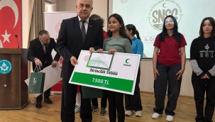 Vali Erol, Ödül Törenine Katıldı 