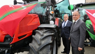 Vali Erol, ORKÖY Projesi Kapsamında Traktör Dağıtım Programına Katıldı