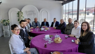15 Temmuz Meydanı'nda Başkanlarla Esnaf Buluşması