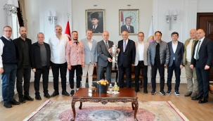 52 Orduspor Yönetimi, Vali Erol'u Ziyaret Etti