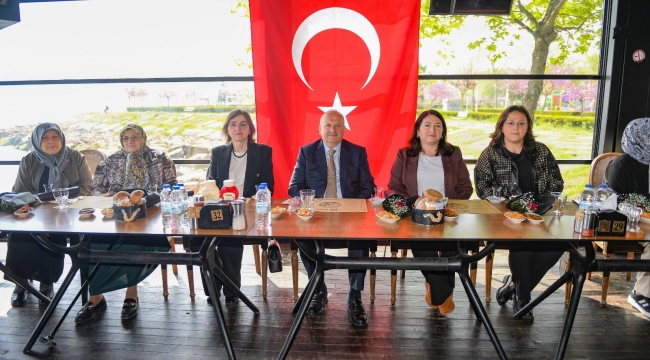 Başkan Tavlı Şehit Anneleriyle Bir Araya Geldi