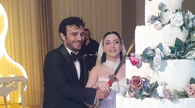 Berfin-Muzaffer Çifti Dünya Evine Girdi
