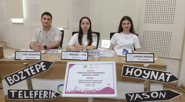 Fikirlerini En İyi Savunan Gençler Finale Kaldı