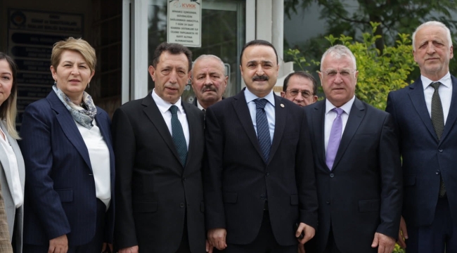 Milletvekili Şanlıtürk'ten Altınordu'da Çifte Ziyaret: Hem Muhtarlarla Hem Esnafla Bir Araya Geldi