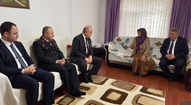 Vali Erol, Şehit Ailelerinin Bayramını Kutladı 