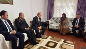 Vali Erol, Şehit Ailelerinin Bayramını Kutladı 