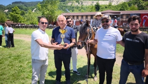 Başkan Genç, At Yarışlarında