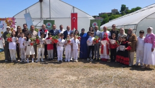 "Minik Eller Toprakla Buluşuyor" Projesi Yeni Mezunlarını Verdi