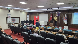 Ünye'de Yaş Alırken Unutmamak: Beyin Sağlığını Korumak Mümkün mü? Semineri Gerçekleştirildi