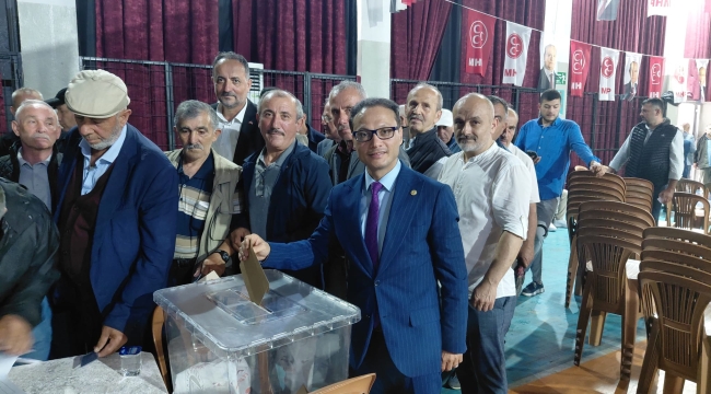 MHP Ünye'de Genç ve Dinamik Başkan Hacıimamoğlu Güven Tazeledi