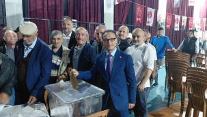 MHP Ünye'de Genç ve Dinamik Başkan Hacıimamoğlu Güven Tazeledi