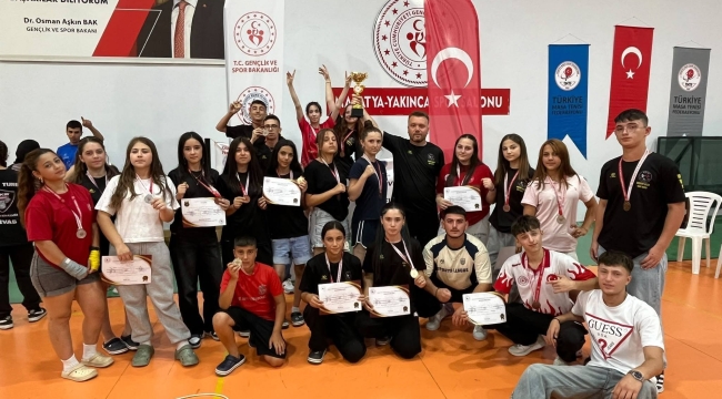 Ünye Dövüş Sanatları Spor Kulübü'nden Malatya'da Madalya Yağmuru: 25 Madalya, Takım Halinde İkincilik